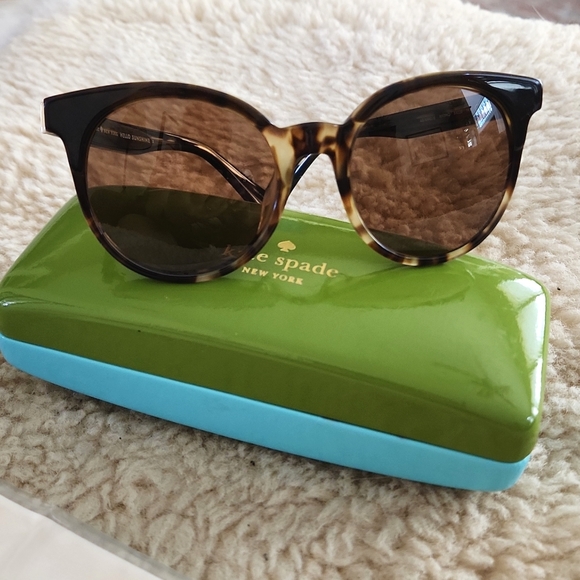 Never Worn Kate Spade Tortoise Frame Sunglasses With Case/Cloth 🕶 - Picture 12 of 12